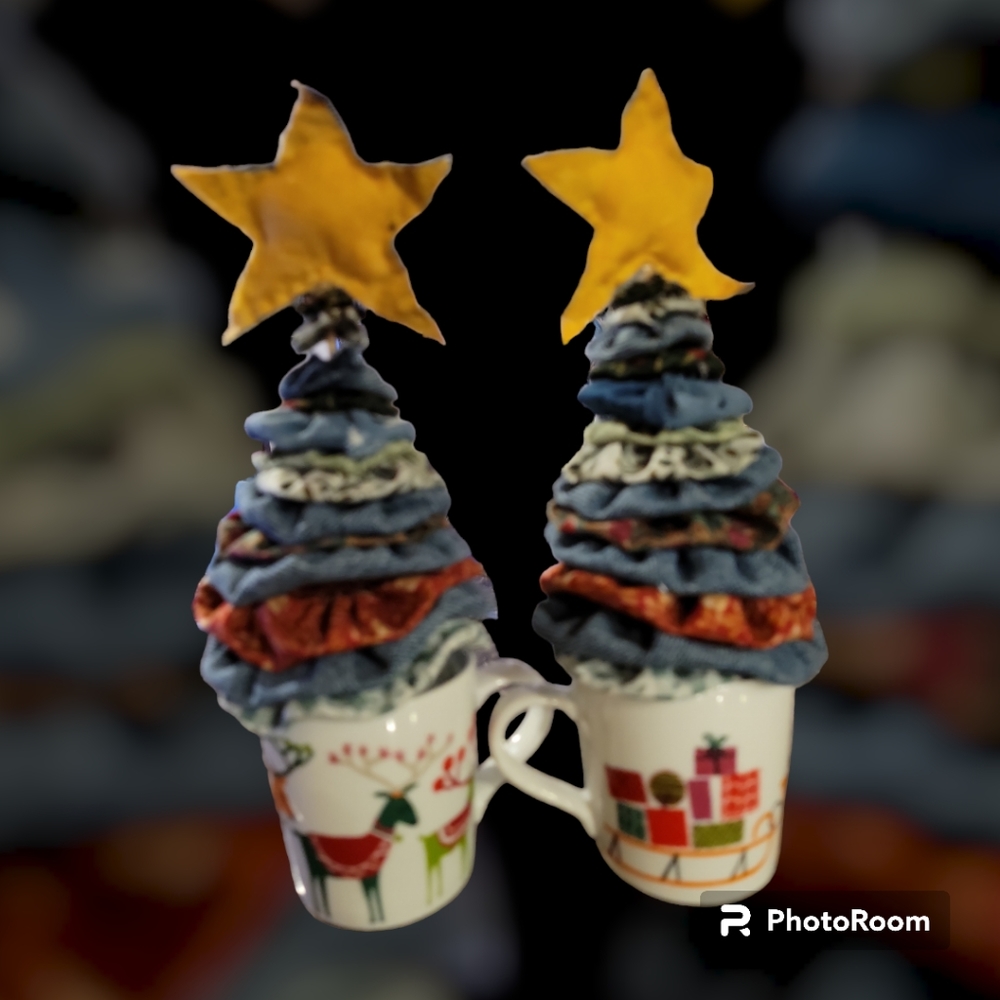 HAND CRAFTED Holiday Tree Decor  UPCYCLED Yo-yo Tree Reideer Sleigh Cup Set Of 2